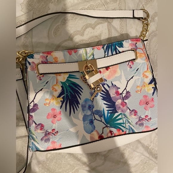 Call it spring purse - Picture 2 of 8